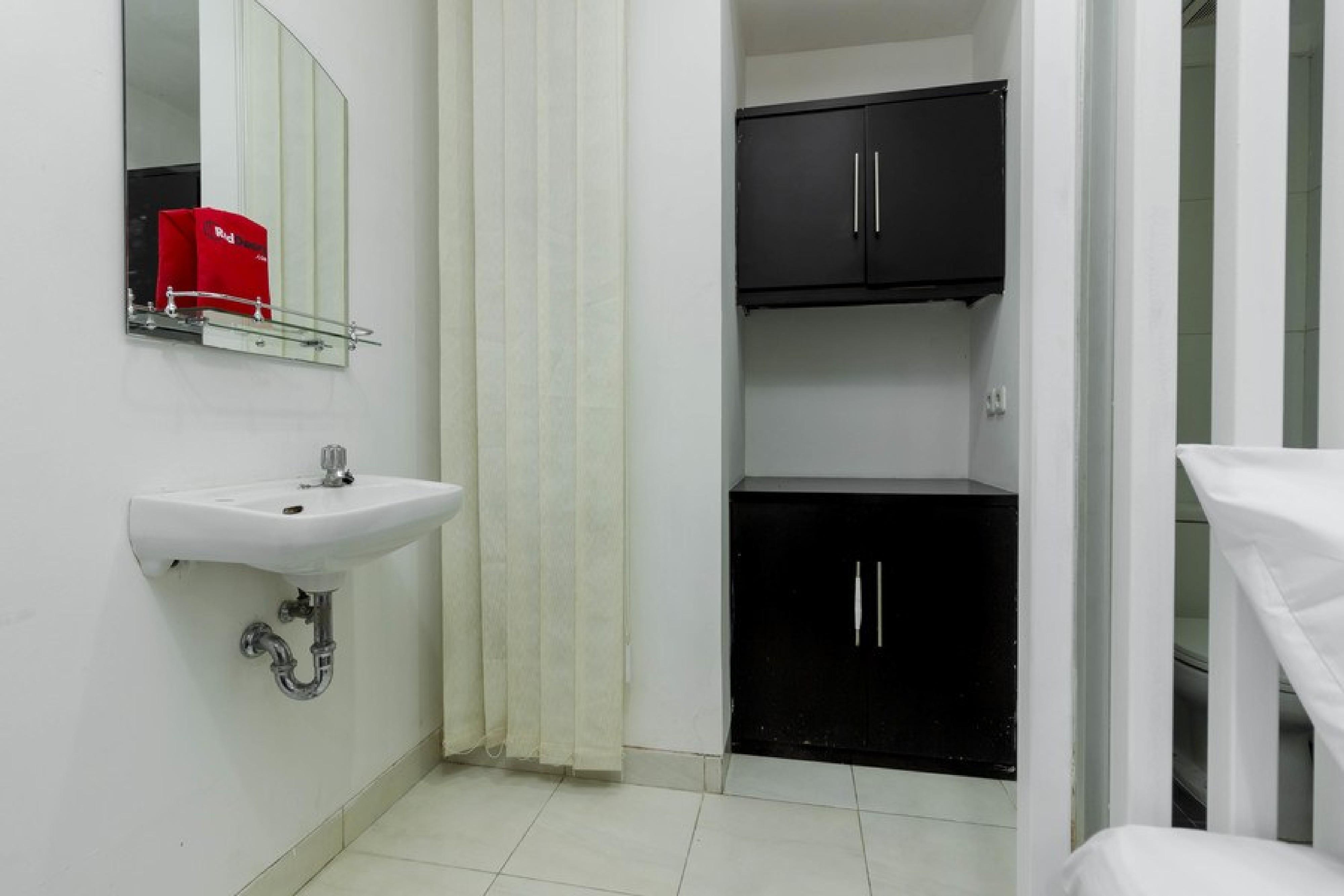 Reddoorz Plus @ Pasar Baru Yakarta Exterior foto